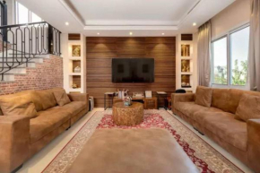 Luxurious 4 bedroom Villa with garden & barbecue